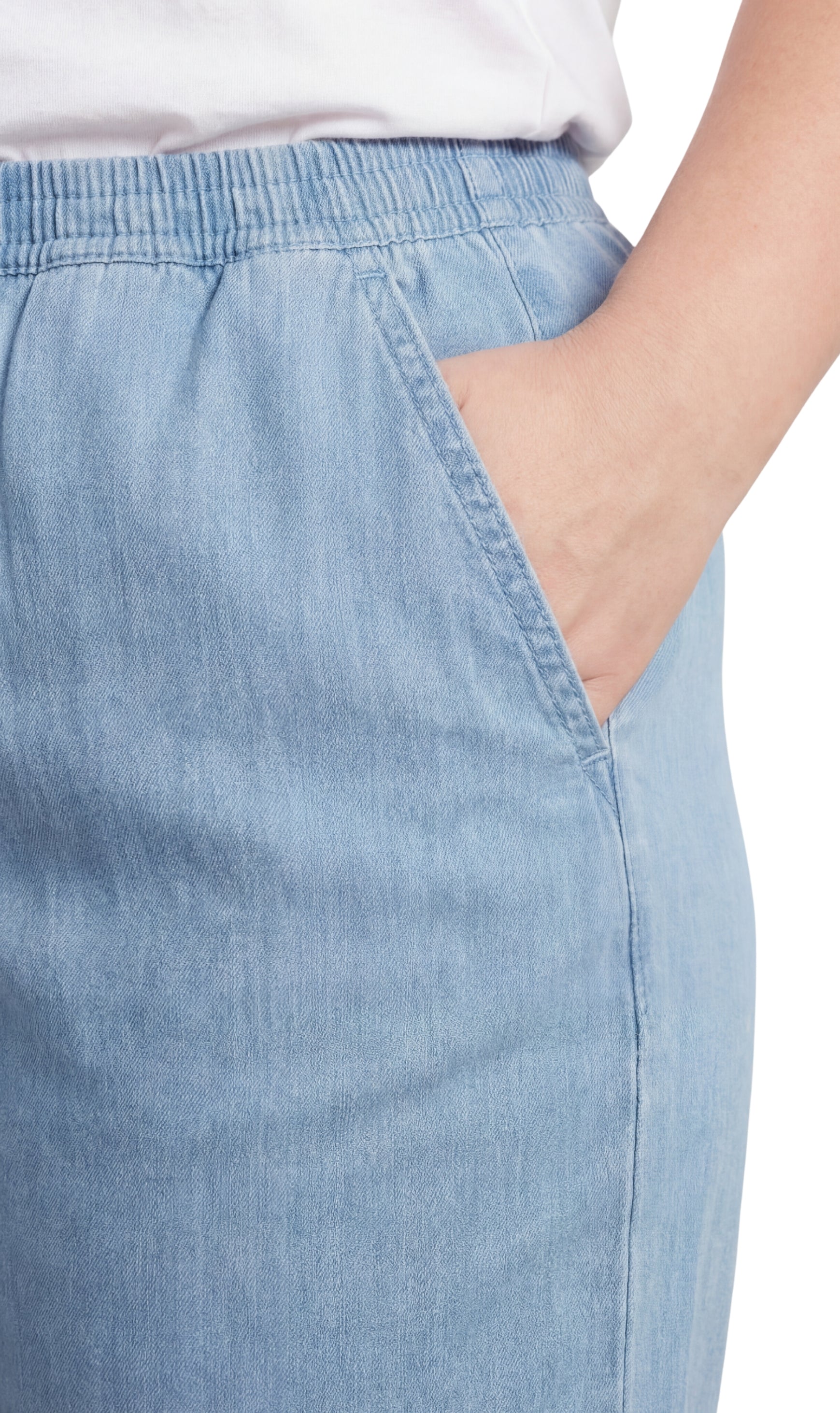 Women's Easy Pull-On Bermuda Shorts in Denim and Twill